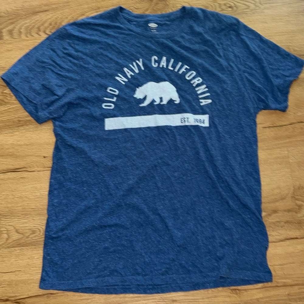 Old Navy T-Shirt